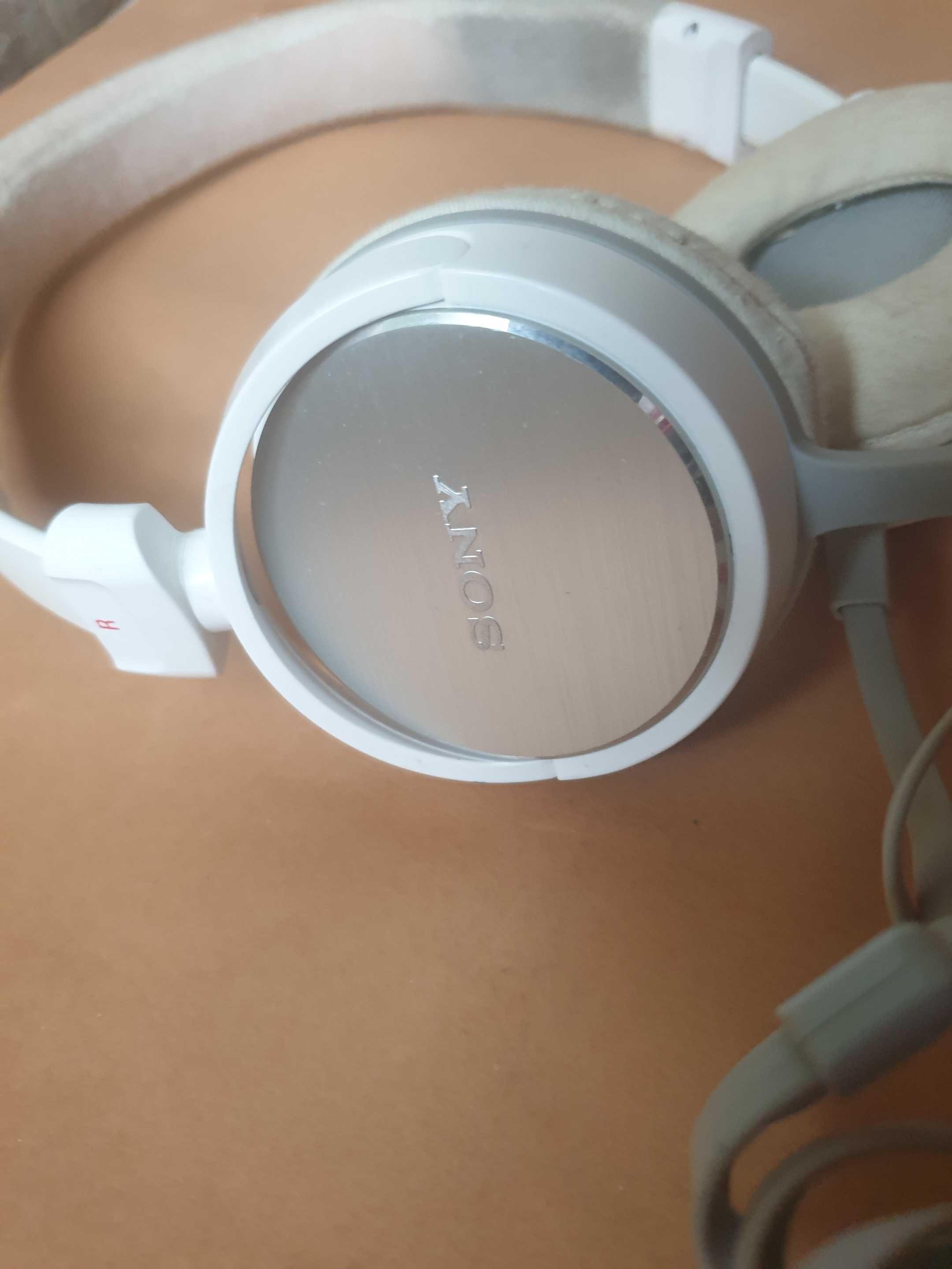 Słuchawki SONY MDR-ZX600
Średnica gąbek: 7,5cm