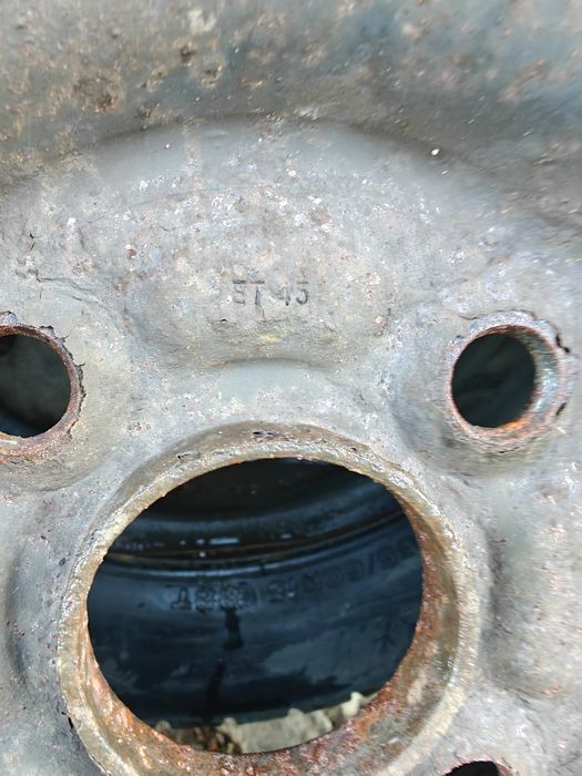 Opony zimowe 185/60/15 z felgami