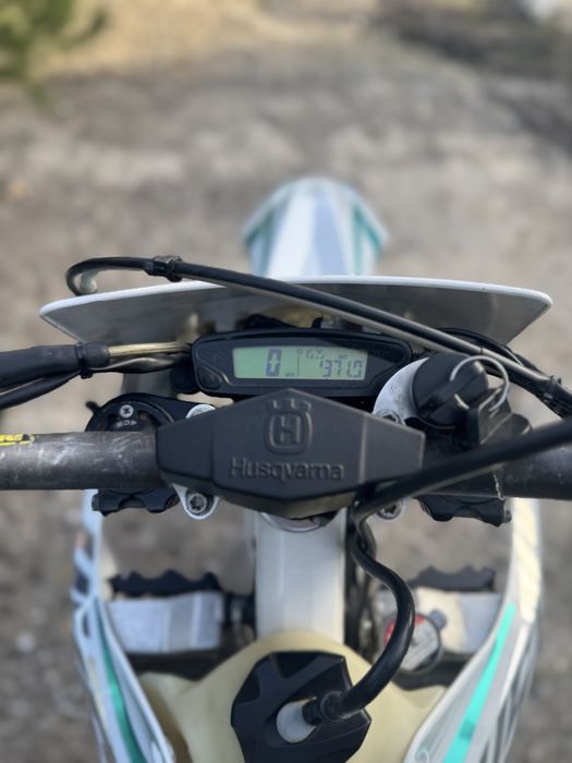 Husqvarna te250 supermoto full extras