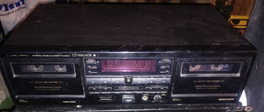 Кассетная дека магнитофон Pioneer CT-W606DR двухкассетный с реверсом