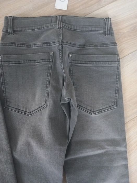 Jeansy chłopięce bliźniaki 122/128 NOWE