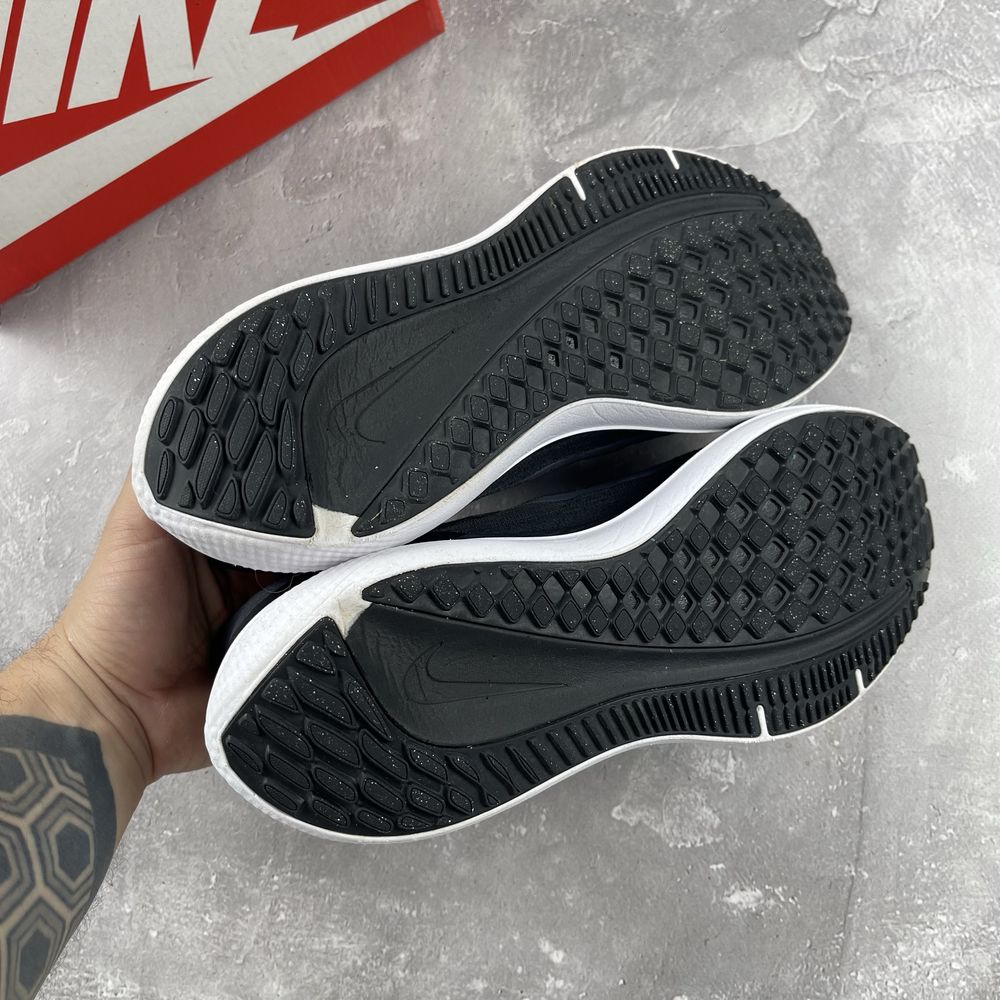 Кроссовки Nike 44