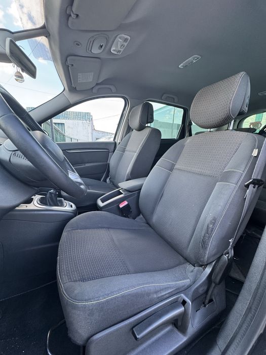 Renault Scenic7 lugares