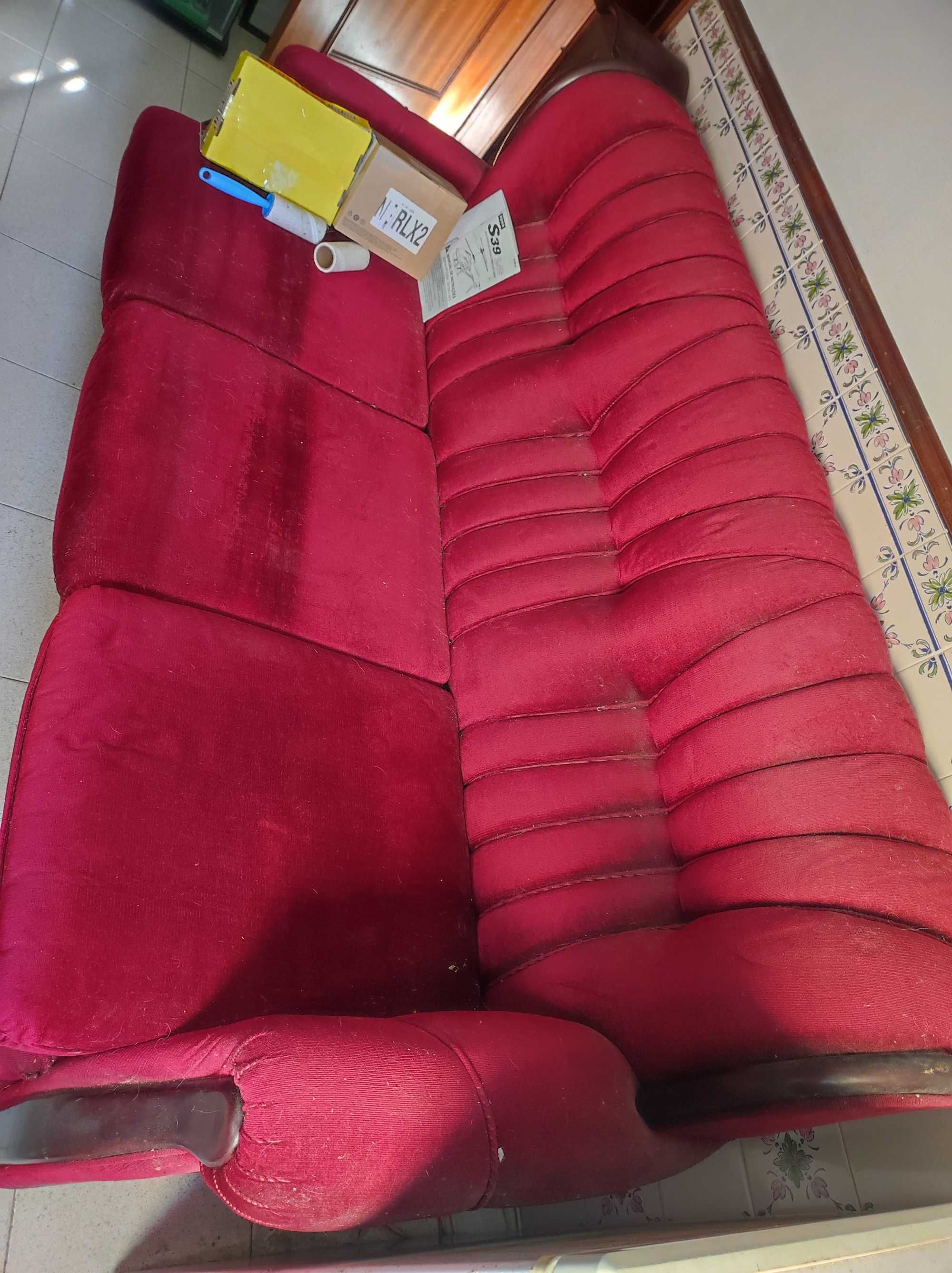 Sofá 3 lugares + 2 sofás de um lugar + microondas