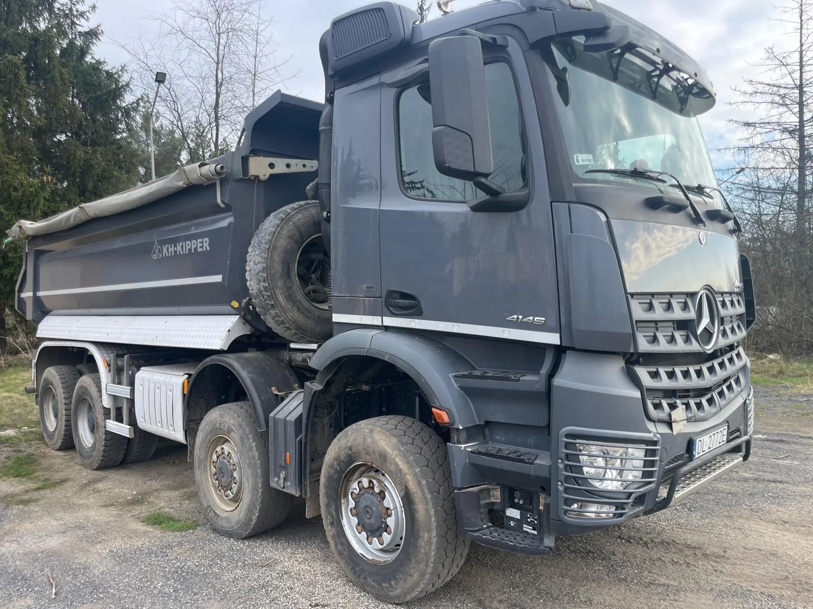 Mercedes-Benz AROCS  Zestaw pojazdów Mercedes Arocs oraz przyczepa Zremb