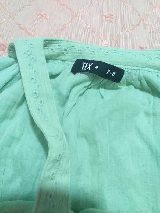 Vestidos  lindos, branco e verde, com bordado Inglês da TEX  7-8 anos