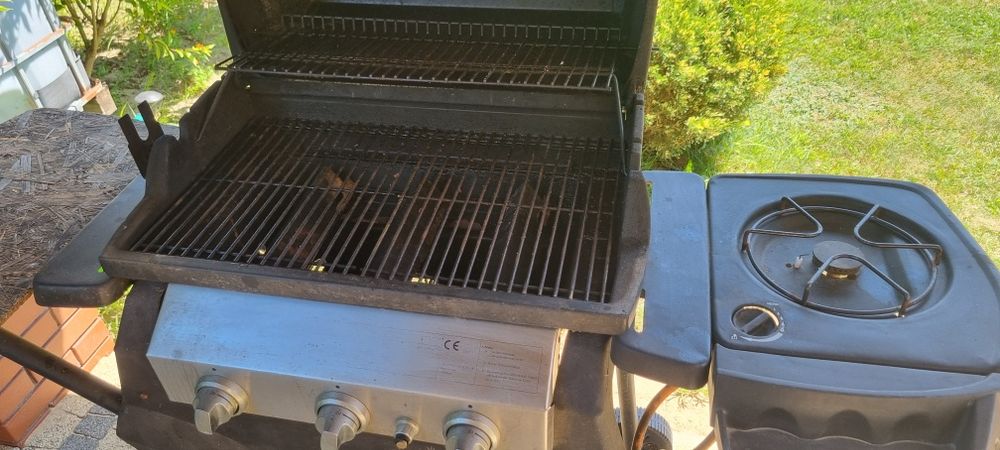 Grill gazowy sprawny , palniki do wymiany