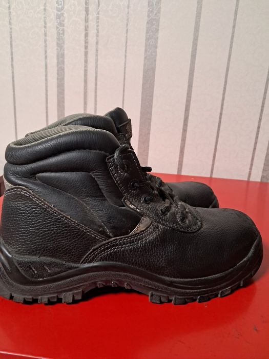 Взуття робоче, захисне,Розмір 44 і 45
Стан норм