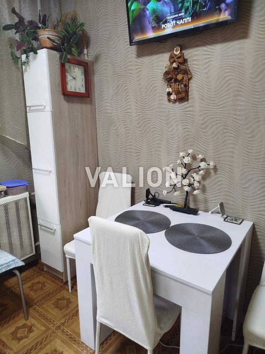 Продам 3-кімнатну квартиру біля метро *Академмістечко*