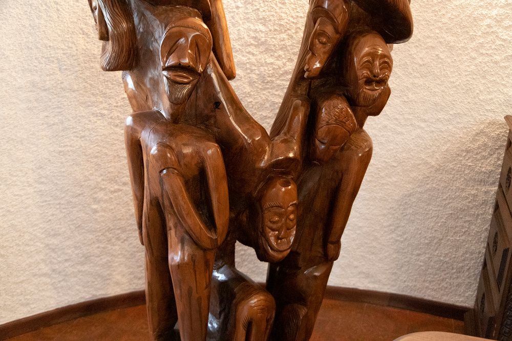 Escultura exclusiva mundial de grandes dimensões!