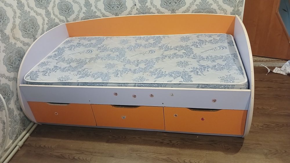 Ліжко дитяче з матрацом