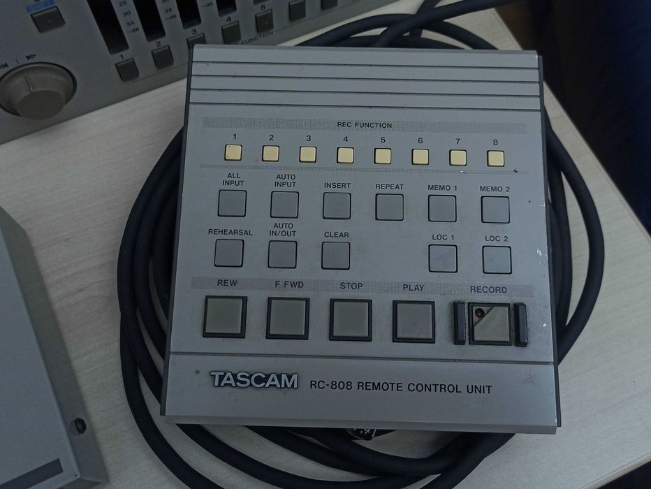 Gravador TASCAM DA-38 com extras