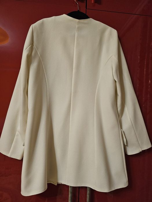 Жіночий білий піджак