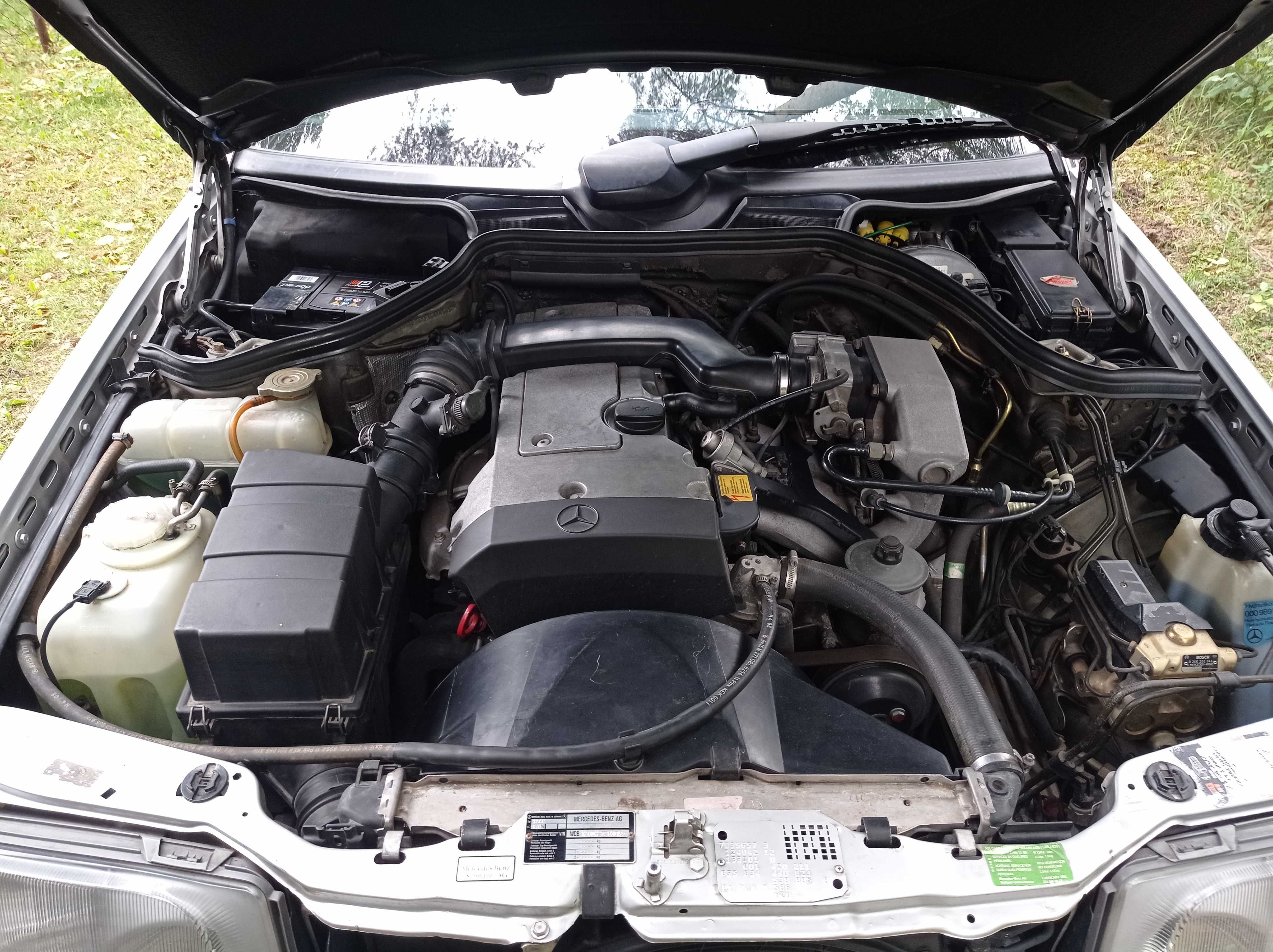 Mercedes Benz E-220 Coupe /W-124/ 2,2 benzyna 1997 rok /Szwajcaria/