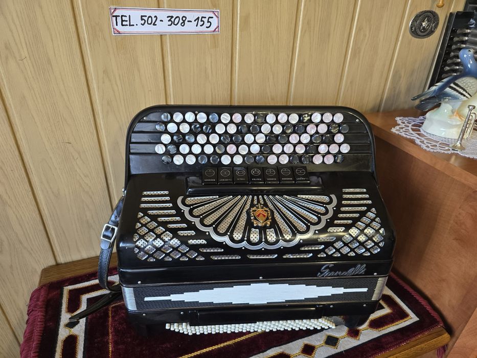 Akordeon Guzikowych Scandali 120bas trzy chóry gryf B