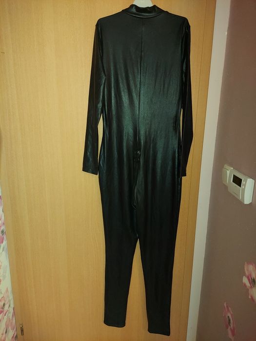 Czarny skórzany kombinezon sexy