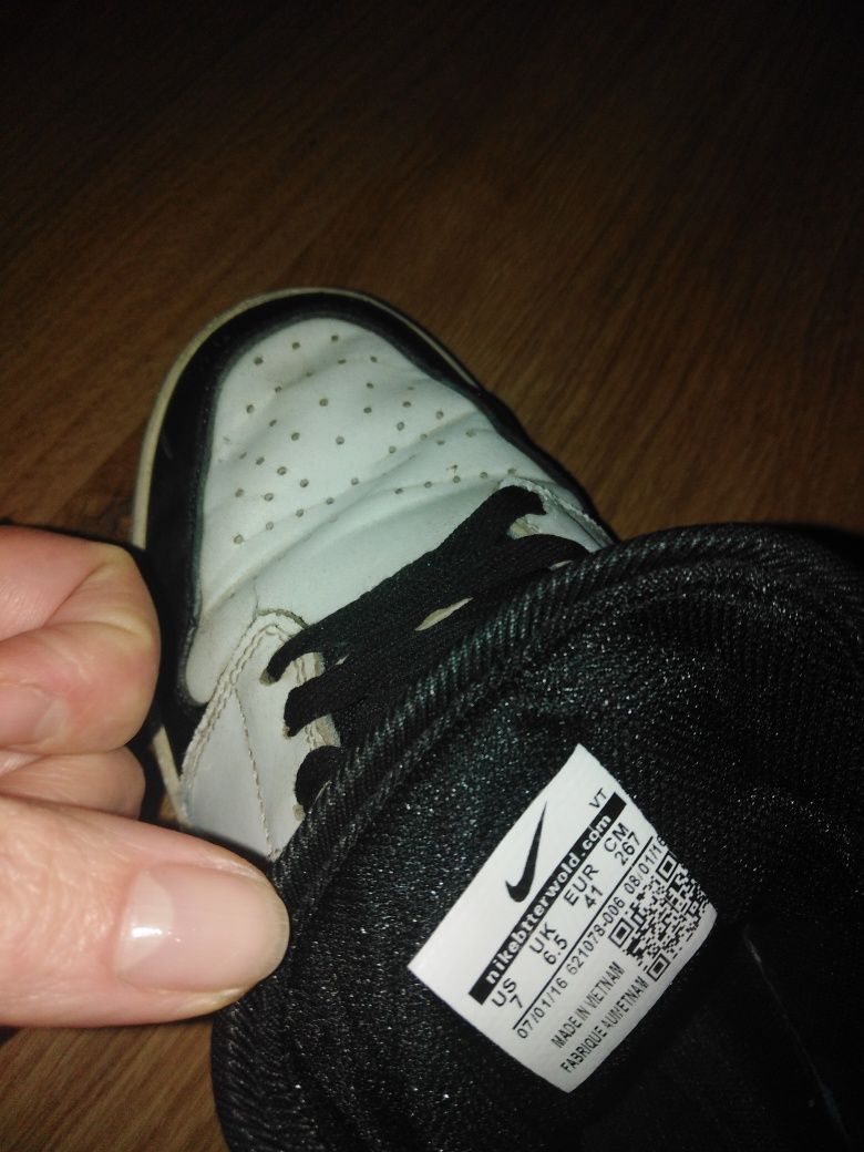 Кросівки  nike jordan шкіряні