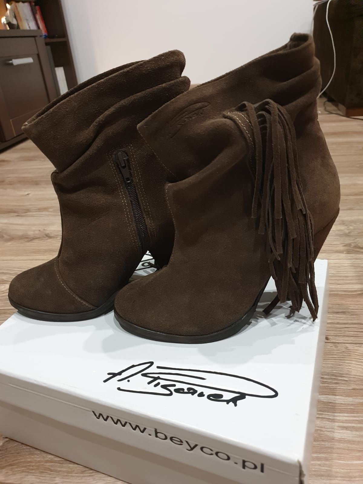 NOWE Botki Beyco Pisarek brązowe z frędzlami, kultowy model! 37