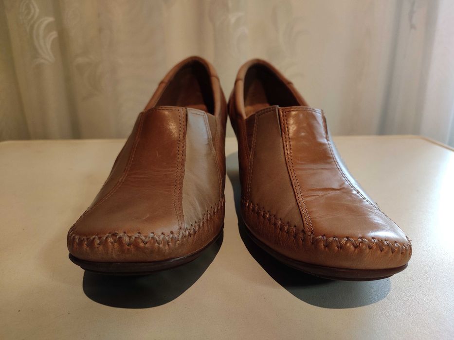 Туфлі жіночі,натуральна шкіра,широкий крій, р,38, Бразилія,стан нових