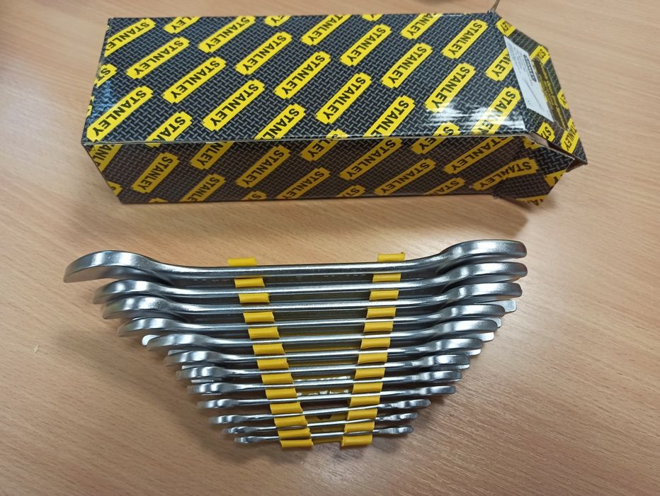 Komplet kluczy płaskich Stanley 6-32 nowe.