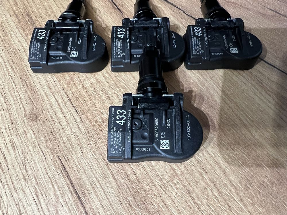 Czujniki ciśnienia opon powietrza TESLA 3 X S Nowe^ TPMS FV