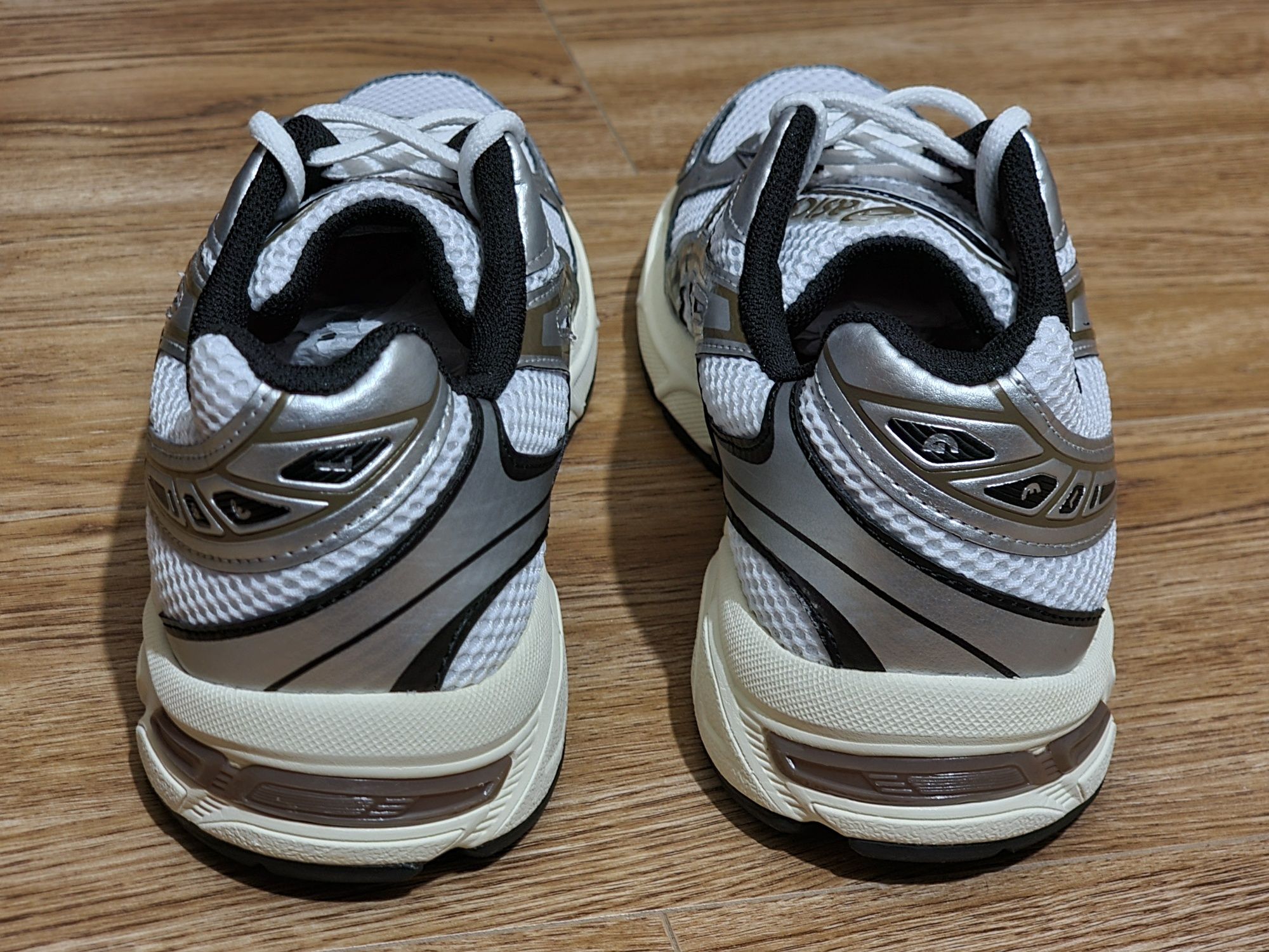 Оригінал 100% кросівки asics gel 1130 eur 42.5