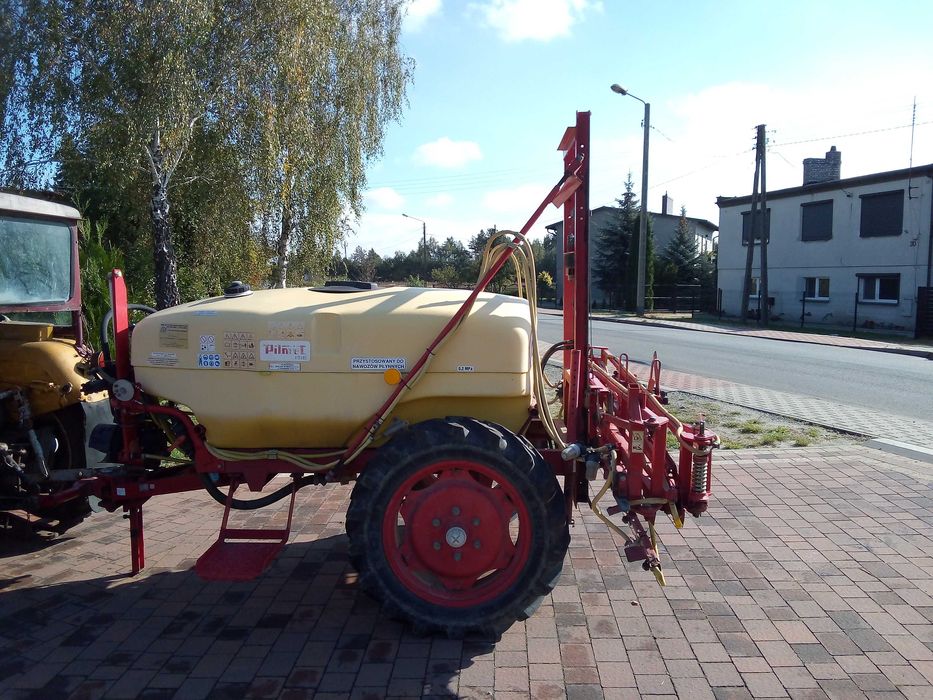 Opryskiwacz polowy Ciągany 1200 l PILMET belka 15 m skrętna