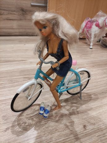 Lalka na rowerze