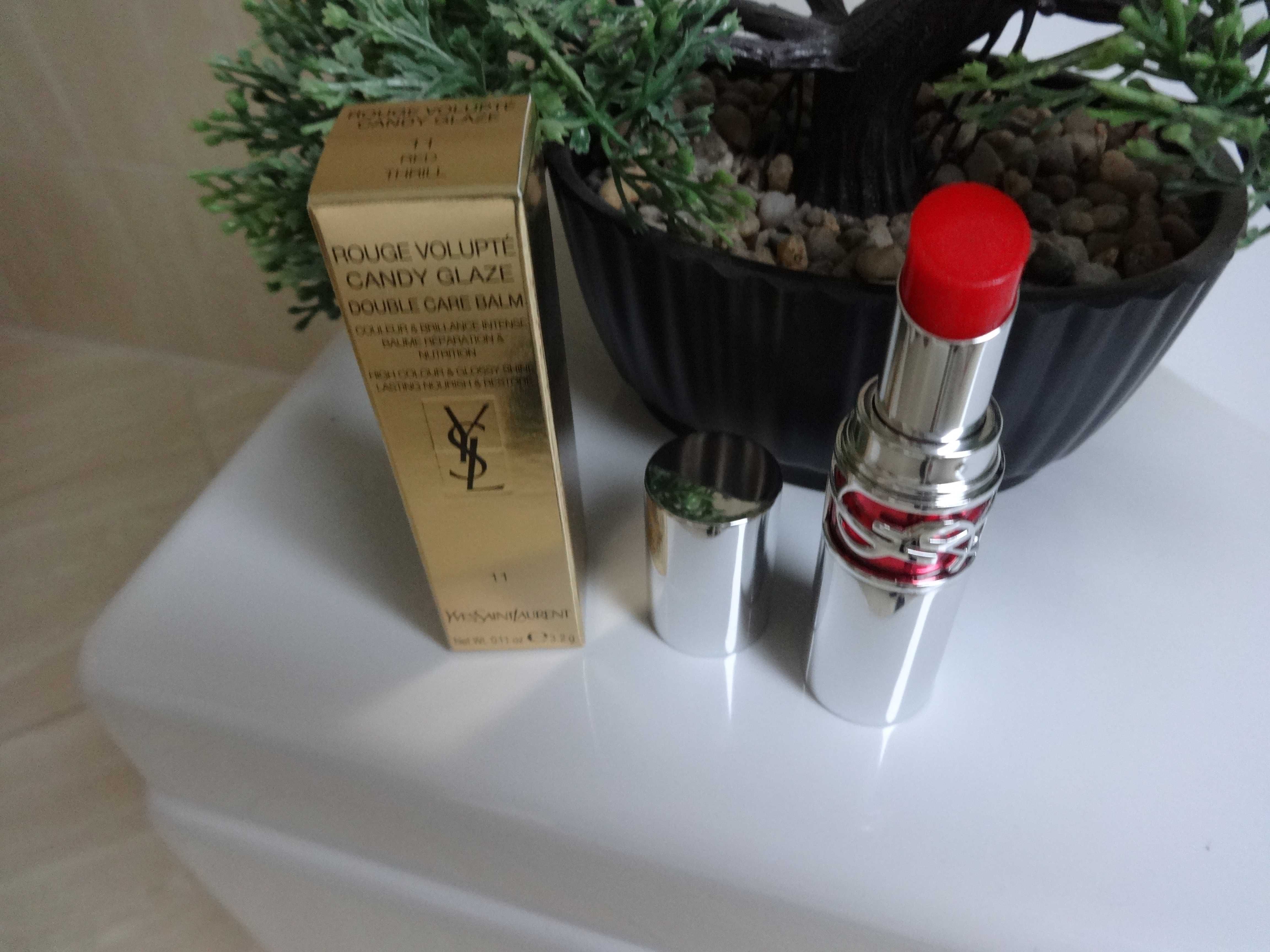 Yves Saint Laurent balsam do ust 11 - Red Thrill