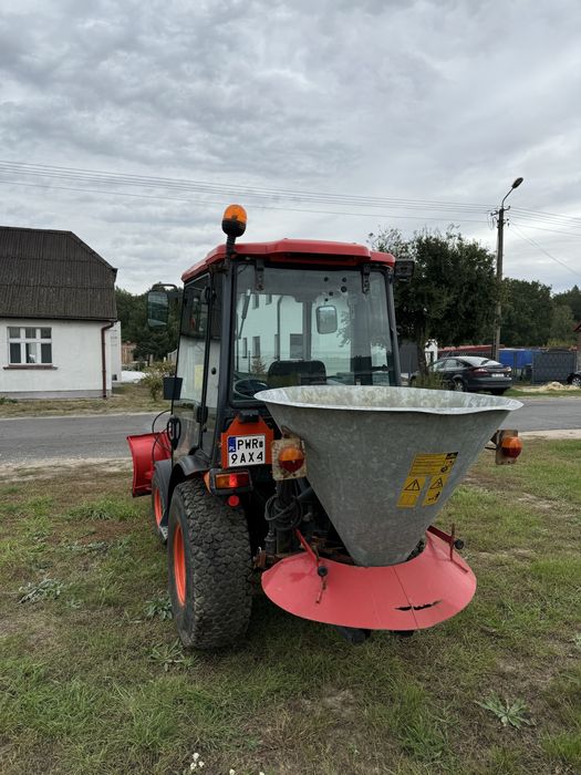 Kubota B2530 traktor komunalny , pług , solarka