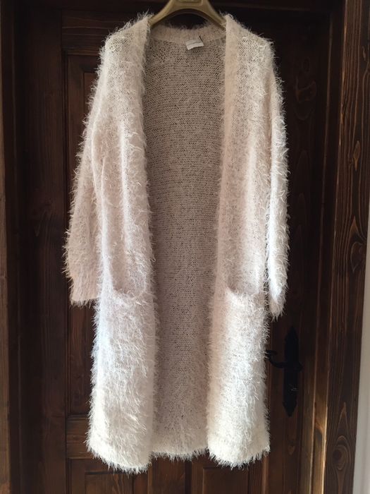 Sweter w kolorze zgaszonej bieli