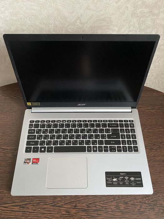 Продам хороший ноут Acer, отлично держит зарядку, для работы.