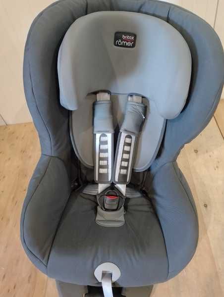 [OUTLET] Britax Romer Safefix Plus Fotelik 9-18 kg Storm Grey