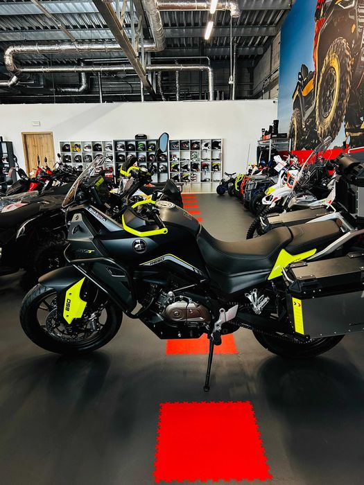 Motocykl QJMOTOR SVT 650 yamaha zontes cf moto benelli quadon pl kufry