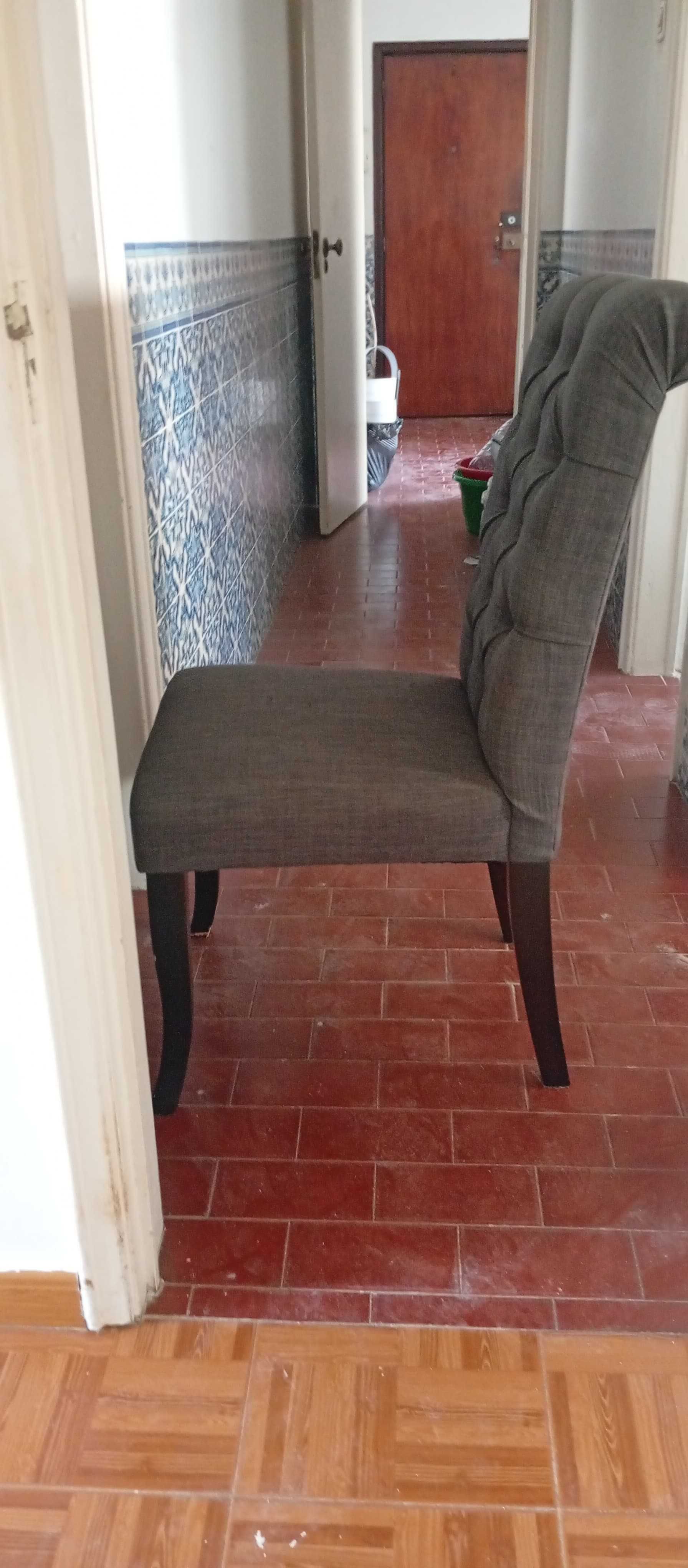 Vendo cadeiras e colchão