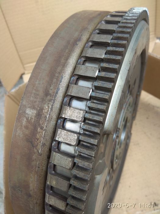 Nissan Qashgai Прода двухмасовий маховик з корзиною і диском зчеплення