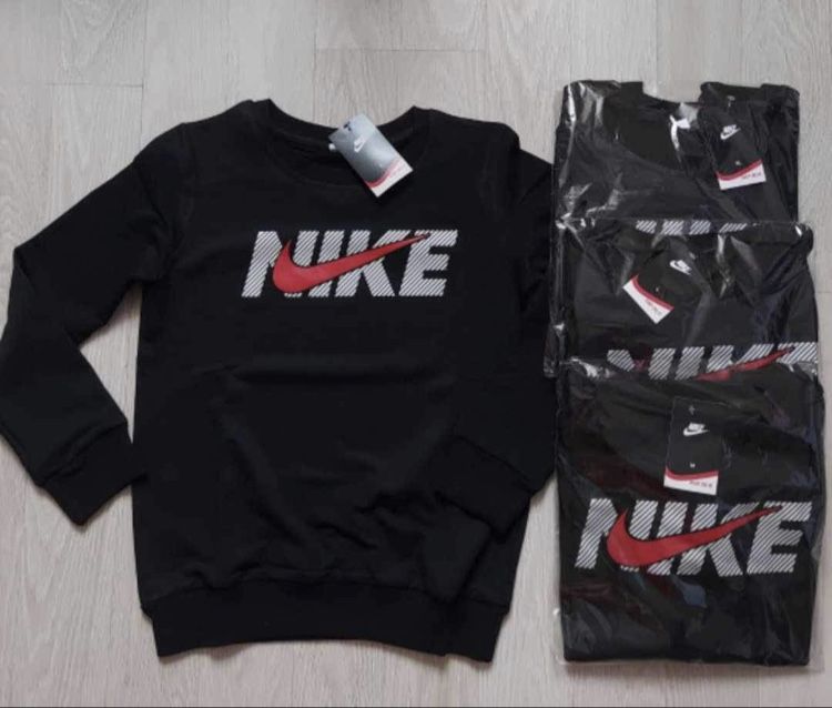 Bluzy damskie Nike czarne S L