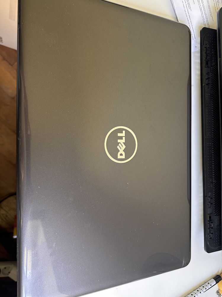 Dell Inspiron 15.4