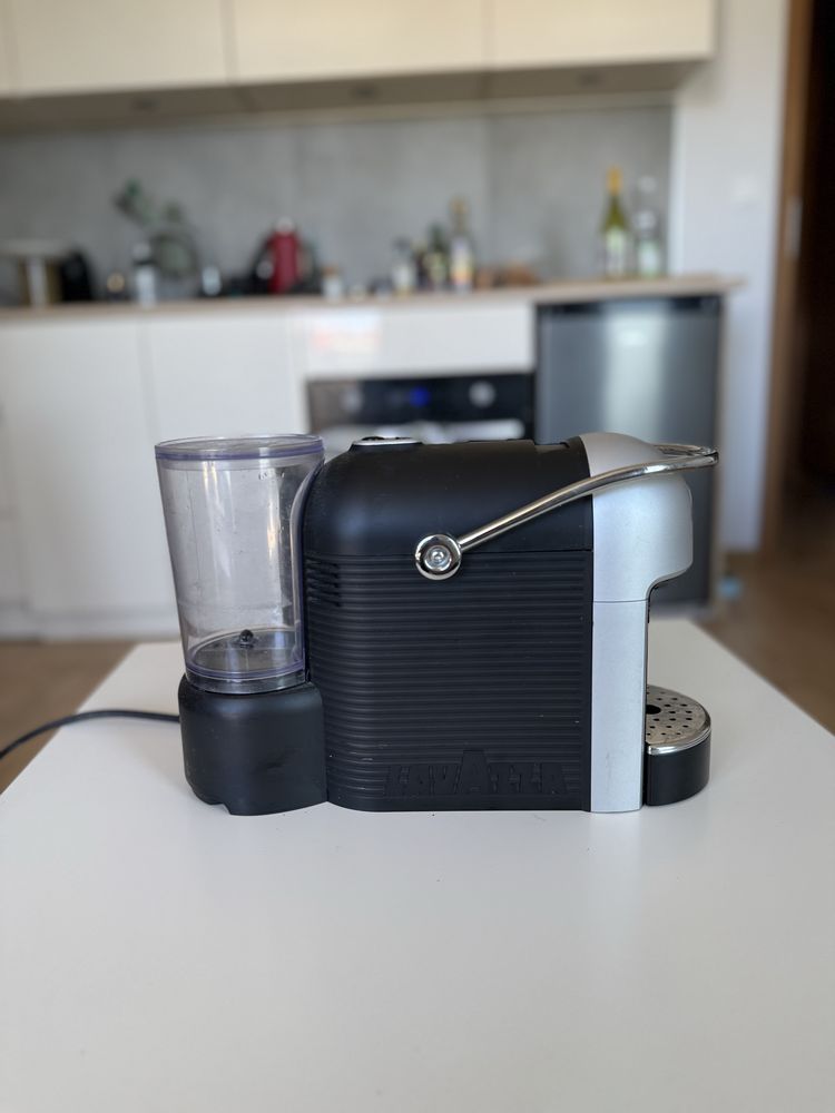 Ekspres kapsułkowy Lavazza A Modo Mio Jolie & Milk