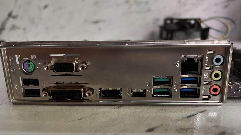 Топова материнка ASUS PRIME H370M-plus + Процесор Intel Core i5-8400