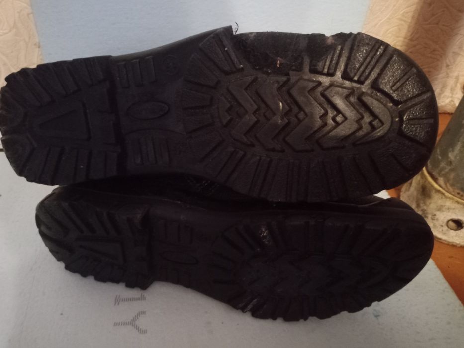 Ботінки робочі пошкоджені