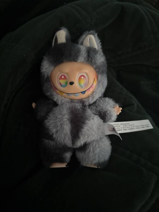 продаю лабубу іграшку