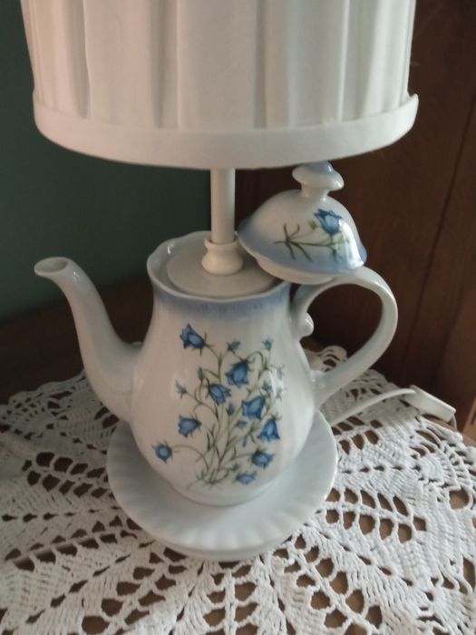 Lampka stołowa z porcelany