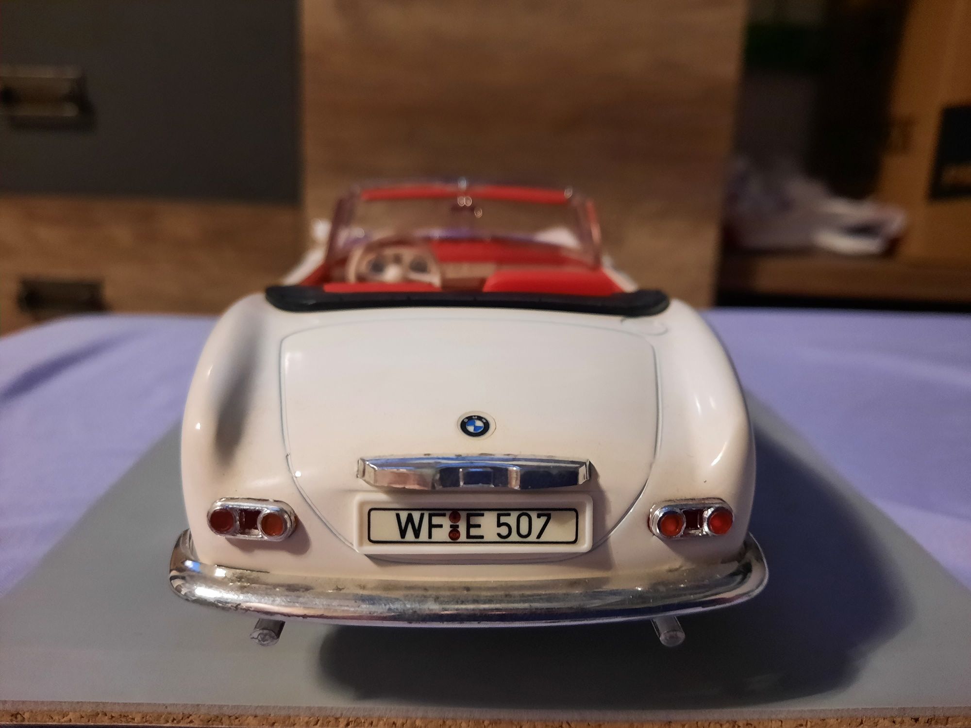 OKAZJA !!! Samochód Kolekcjonerski BMW 507 Revell 1:18