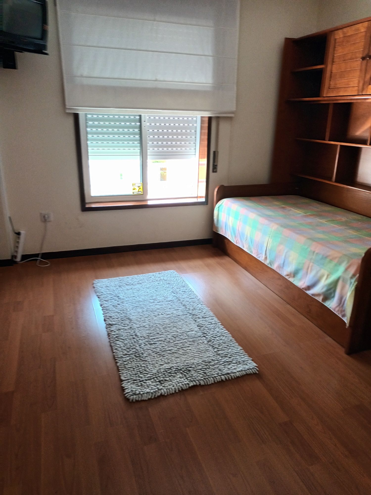 Alugo quarto  particular