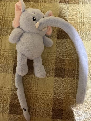 Слоник з метровим хвостиком - хоботом