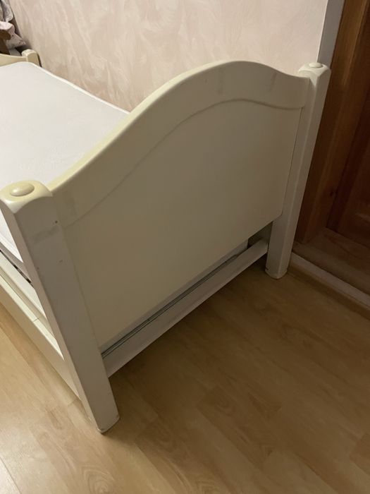 Ліжко односпальне з шухлядами та матрацом