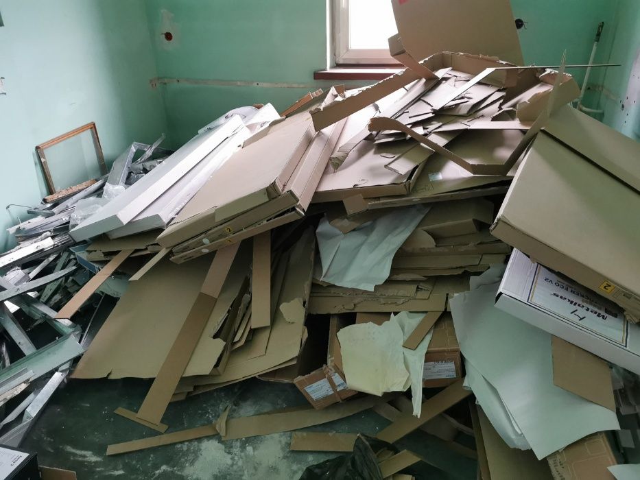 CZYSZCZENIE Mieszkań Domów Piwnic Strychów UTYLIZACJA Śmieci Odpadów