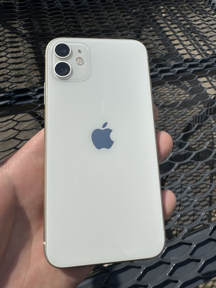 Iphone 11 128gb neverlock гарний стан