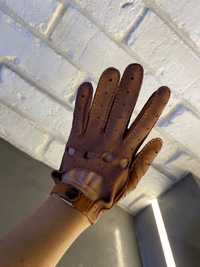 Brązowe skórzane rękawiczki